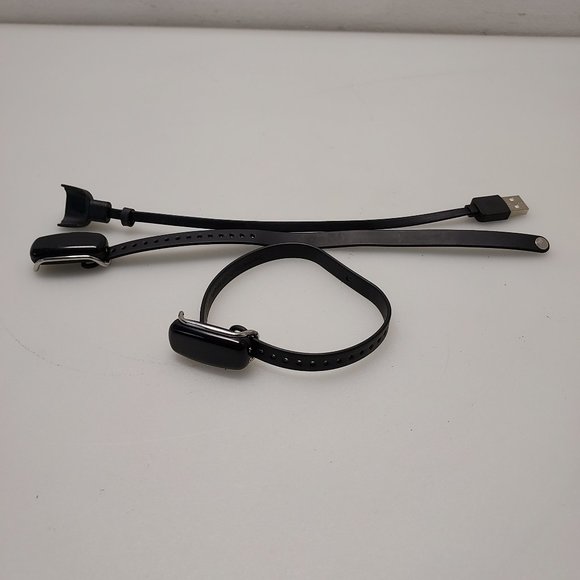 BOND TOUCH LONG DISTANCE COUPLES SMART TOUCH BRACELETS LOT OF 2 & USB CHARGER - Picture 2 of 7